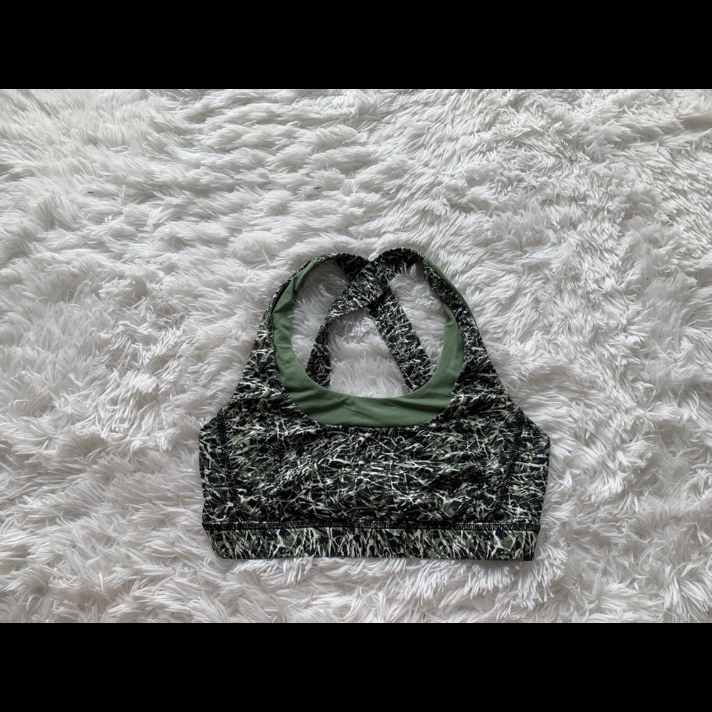 Lululemon Size 6 Sports Bra no padding